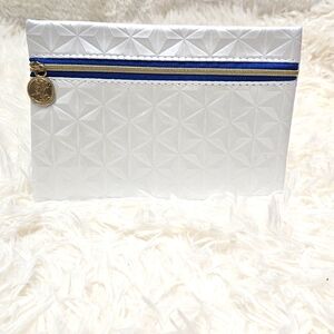 Ipsy Glam Bag March 2023 Embossed 3D Leather 💙 Cismetic Bags
